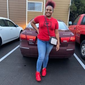 Meet your Posher, Donisha